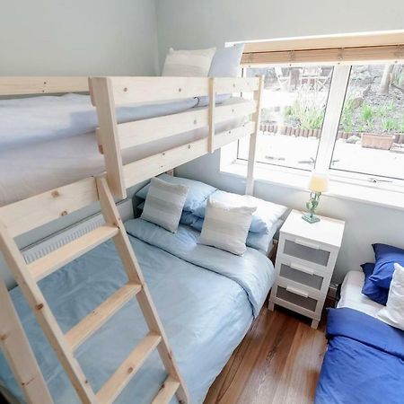 3 Bedroom Garden Flat - Central Location Londra Exterior foto