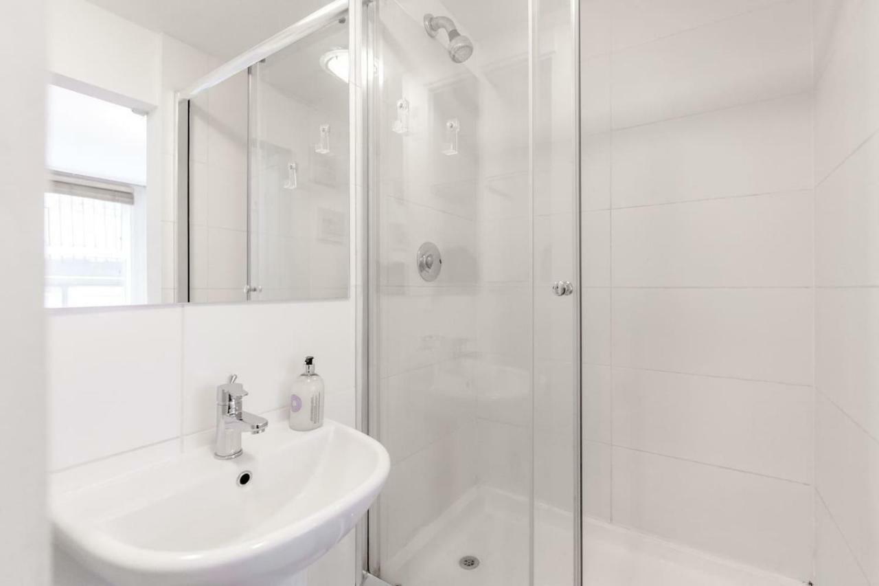 3 Bedroom Garden Flat - Central Location Londra Exterior foto